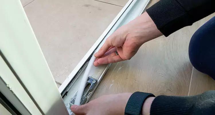 Garage Door Off Track Repair in North Miami, FL
