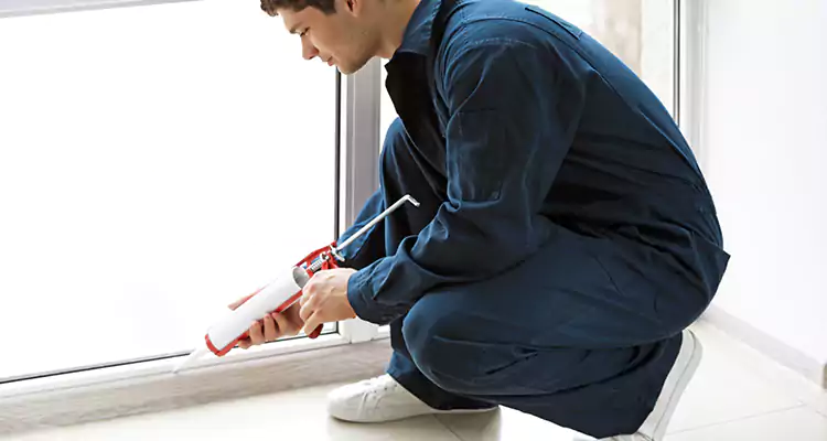 Window Glass Caulk Repair in North Miami, FL